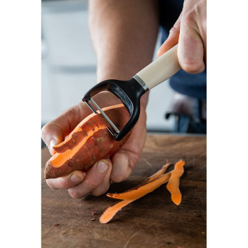 Овочечистка горизонтальна KitchenAid Coreline, 18 см (KAG145OHACE)