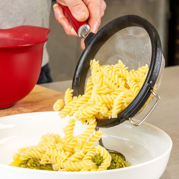 Ситечко KitchenAid Coreline, 18 см (KAG161OHERE)