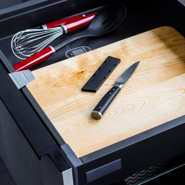 Ніж для чистки овочів та фруктів KitchenAid Coreline з захисним чохлом для леза, 9 см (KOG35ASSOHOBA)