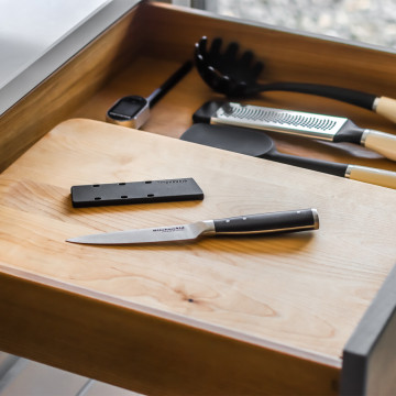 Ніж універсальний KitchenAid Coreline з захисним чохлом для леза, 11 см (KOG45TSSOHOBA)