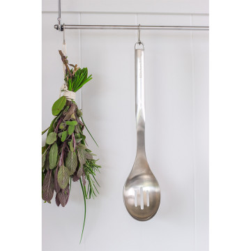 Ложка кухонна з прорізами KitchenAid Premium, 33,8 см (KMG004OHSS)