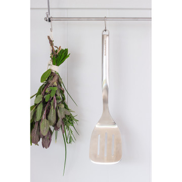 Лопатка кухонна з прорізами KitchenAid Premium, 34,6 см (KMG002OHSS)