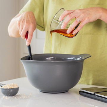 Набір мисок для змішування KitchenAid Coreline, 3 шт, 2,4/3,3/4,3 л (KQG175OSCGG)