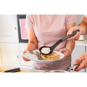 Ложка для сервіровки з прорізами KitchenAid Classic, 34 см (KHA004OHCHGG)