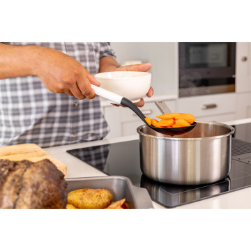 Ложка для сервіровки з прорізами KitchenAid Classic, 34 см (KHA004OHPNG)