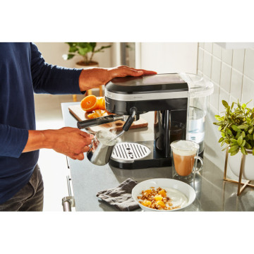 Кавоварка еспресо KitchenAid Artisan 5KES6503EOB