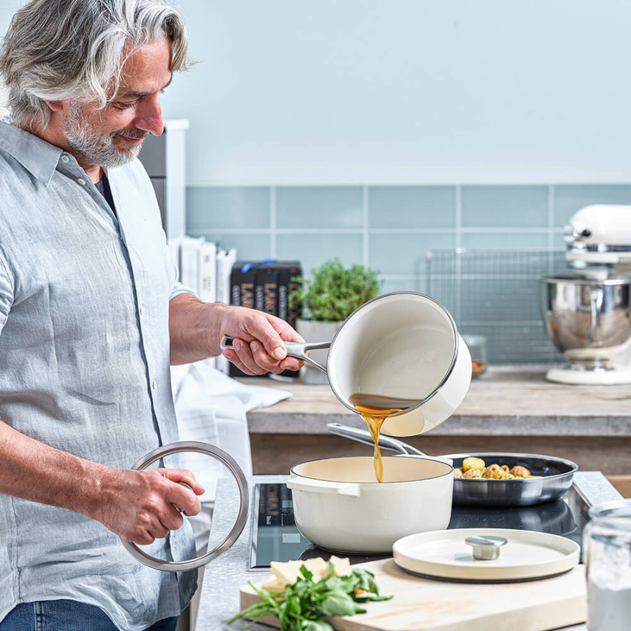 Каструля чавунна з кришкою 5,2 л KitchenAid Cast Iron (CC006059-001)