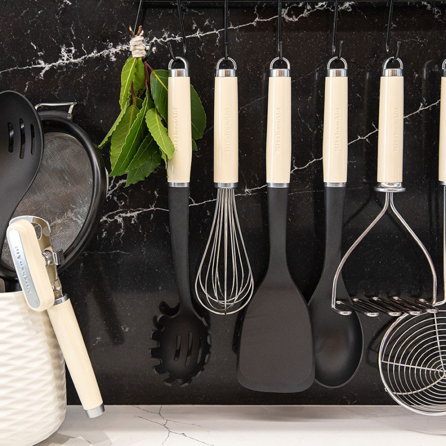 Вінчик KitchenAid Coreline, 27 см (KAG060OHACE)