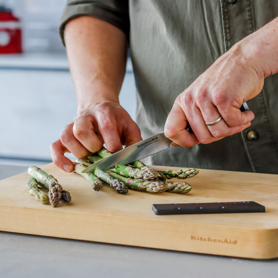 Ніж універсальний KitchenAid Coreline з захисним чохлом для леза, 11 см (KOG45TSSOHOBA)