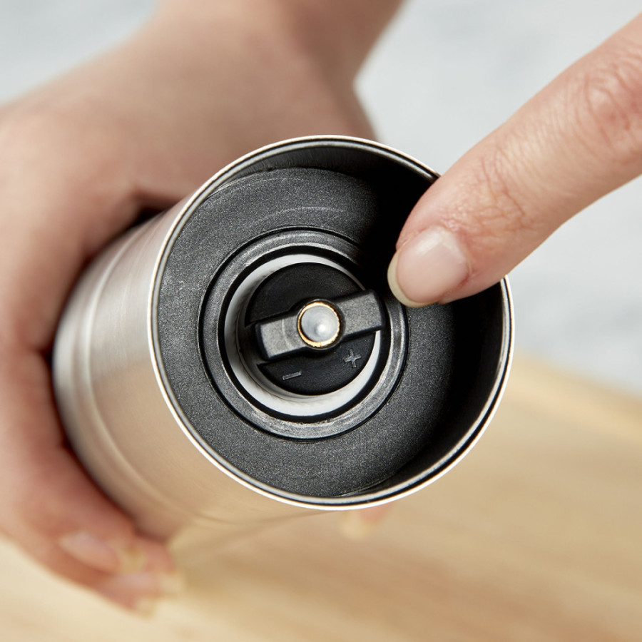 Набір млинків для солі та перцю KitchenAid Universal, 2 шт (KOG988OSSSA)