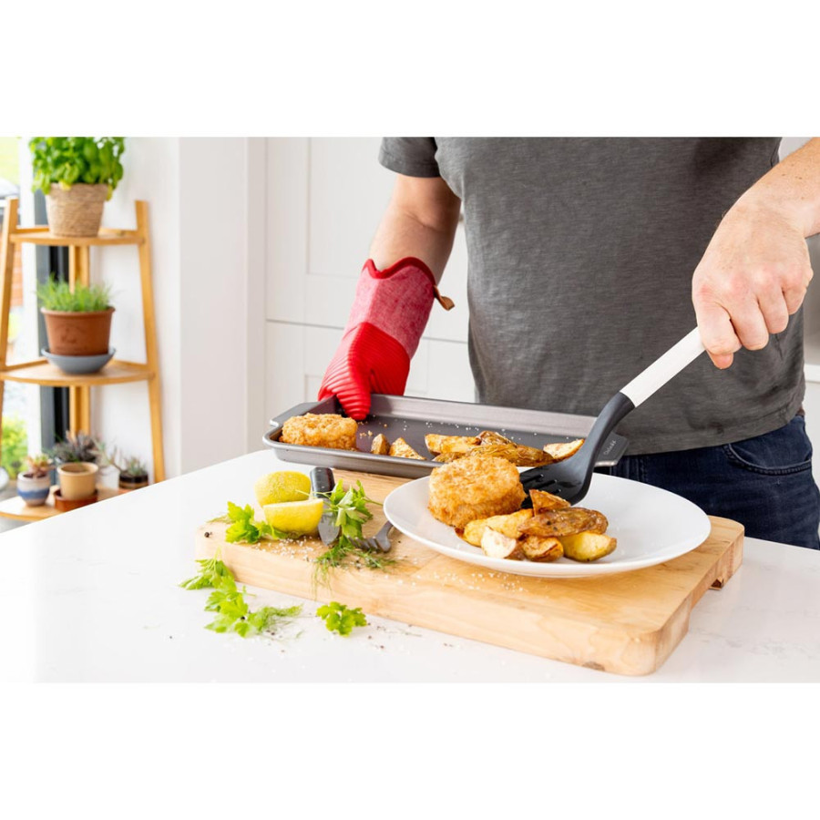 Лопатка з прорізами KitchenAid Classic, 34 см (KHA002OHPNG)